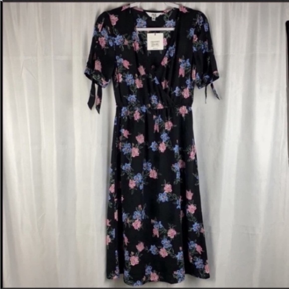 BB-Dakota Falling for Me Printed CDC Midi Dress with Sleeve Ties Black S… - Picture 5 of 6